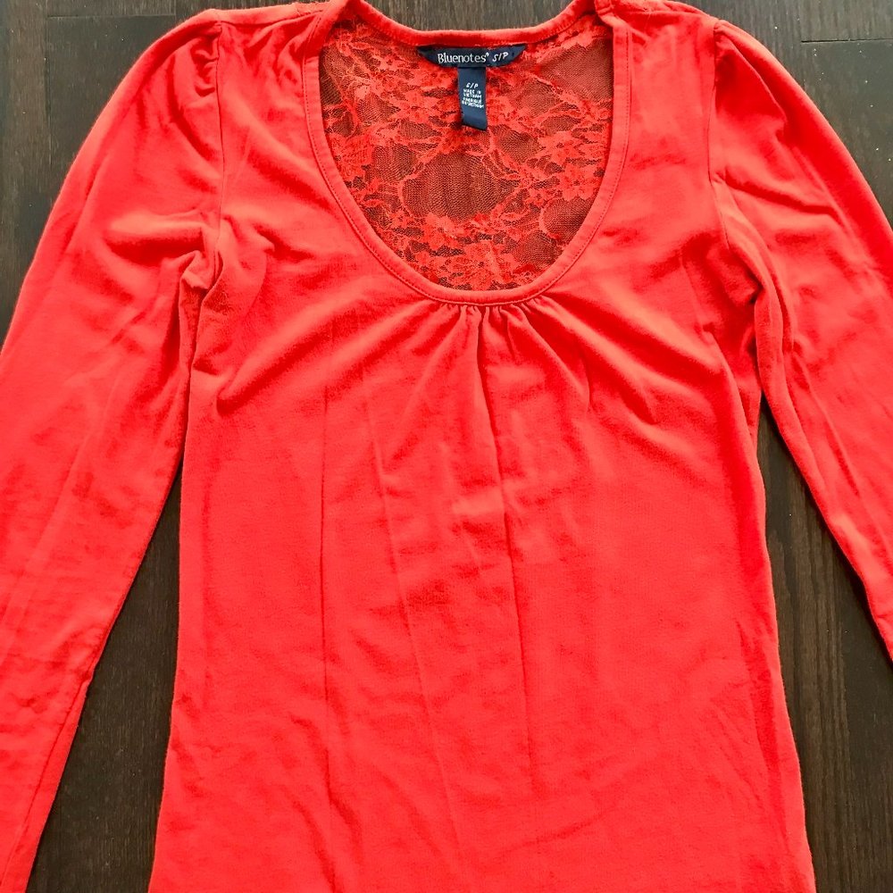 Long Sleeves Top with Lace trim Back from Bluenote